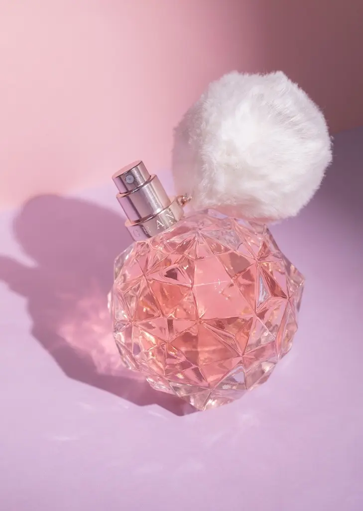 Perfume_Ariana_Grande_Ari_100_ML_1.webp