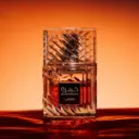 ¡Disponible Khamrah Lattafa 100 ml!Una fragancia envolvente y sofisticada. Ideal para noches especiales  Solo por tiempo limitado – ¡Consíguelo ahora en Ezeiza Parfum! Envíos a todo el Perú   100% original y sellado.webp